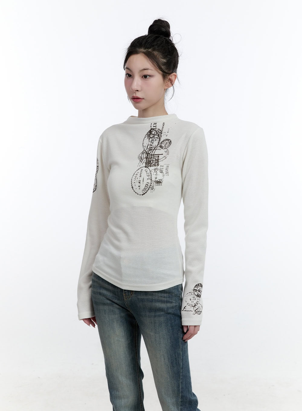 slim-fit-graphic-print-long-sleeve-top-cj522