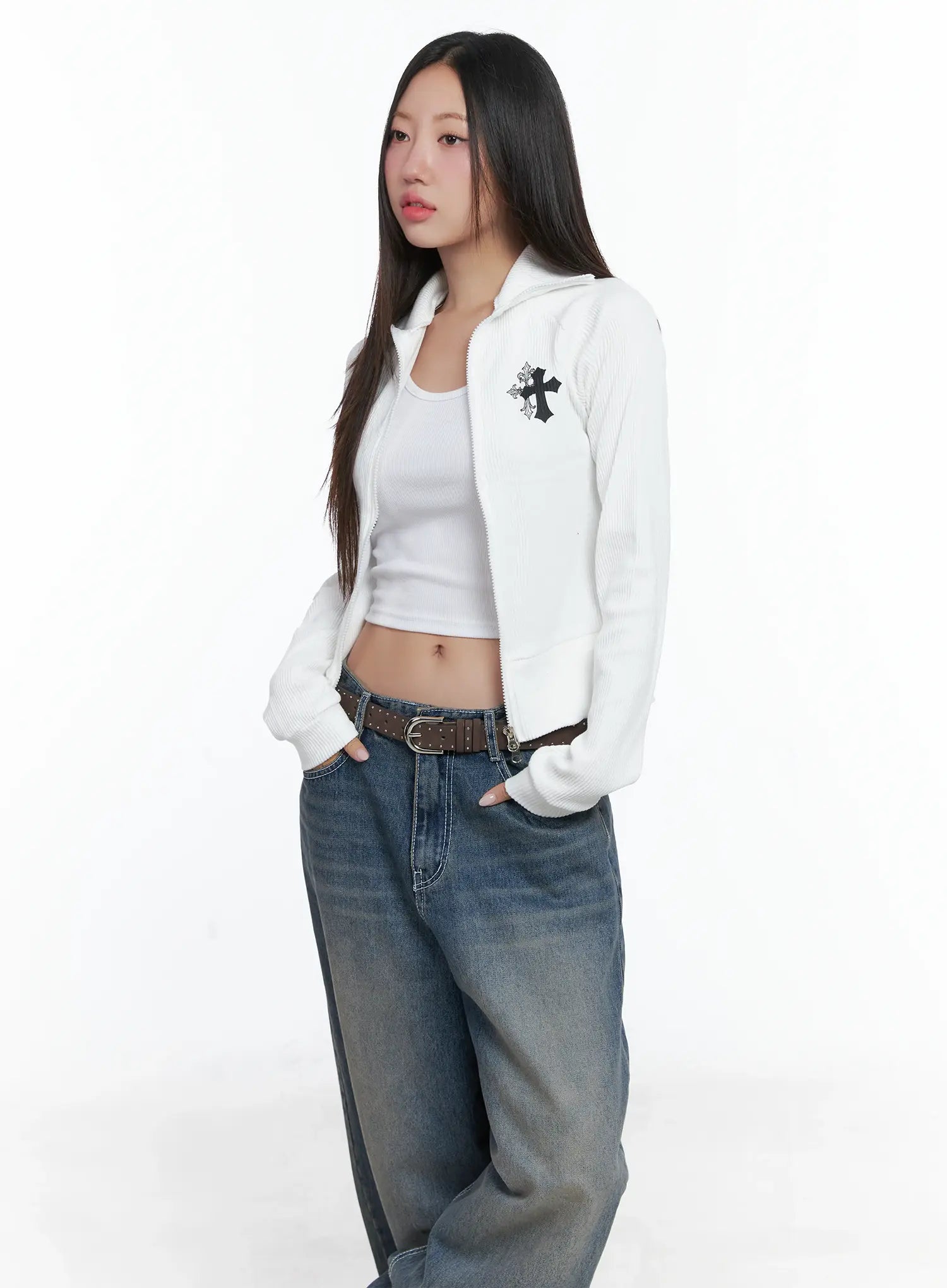 gothic-print-slim-fit-ribbed-zip-up-jacket-cs503 / White