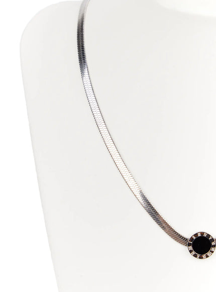 black-pendant-necklace-ca508