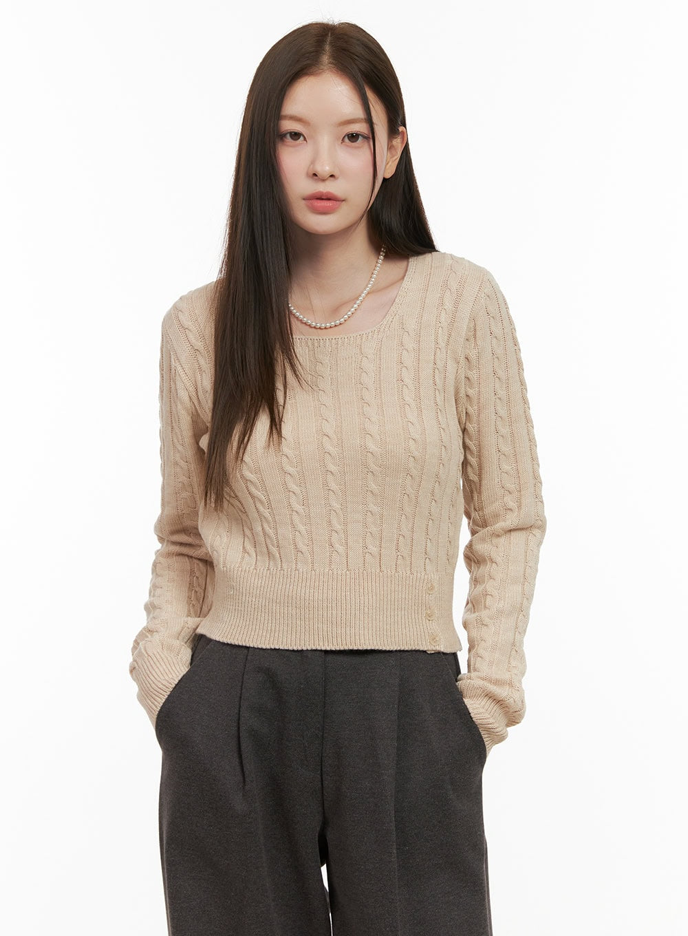 cable-knit-button-detail-sweater-od412 / Beige