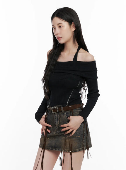 ribbed-off-shoulder-halter-top-cn512 / Black