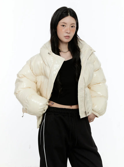 shiny-hooded-puffer-jacket-cn517 / Light beige
