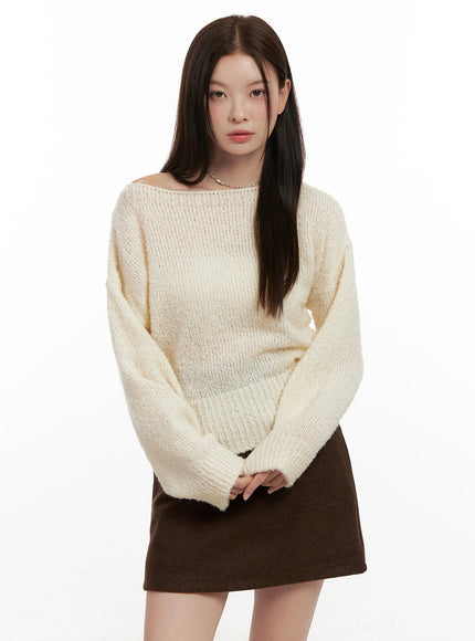 loose-fit-one-shoulder-sweater-on422 / Light beige
