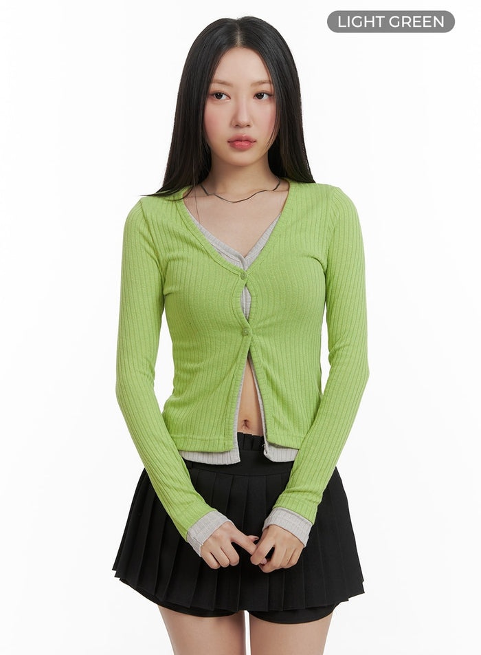 slim-fit-v-neck-layered-top-ca409 / Light green