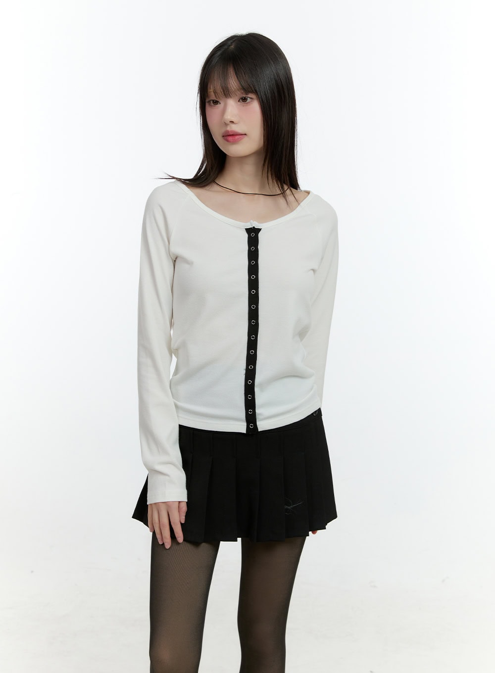 contrast-buttoned-cardigan-cf507 / White