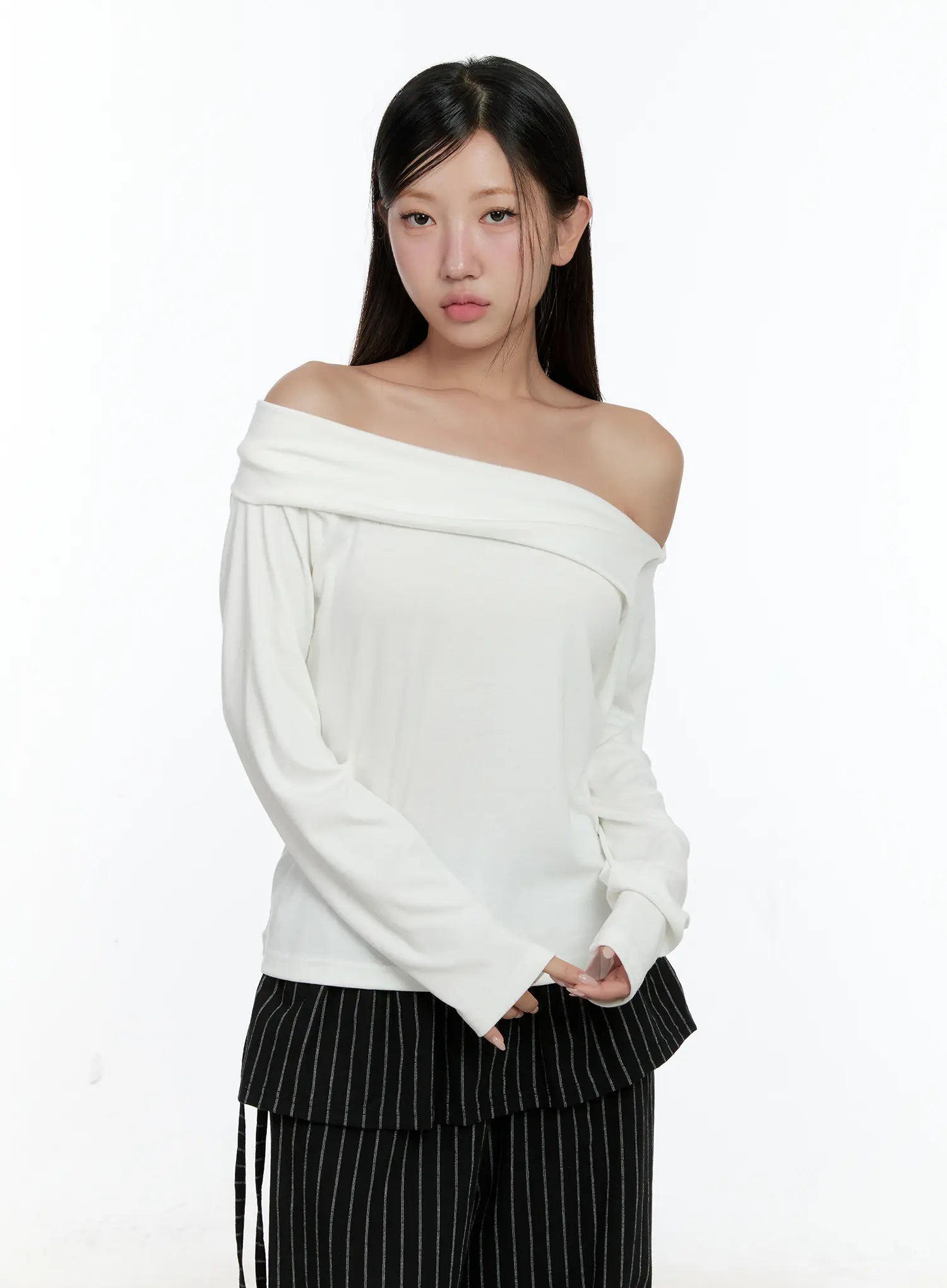 off-shoulder-long-sleeve-cs517 / White