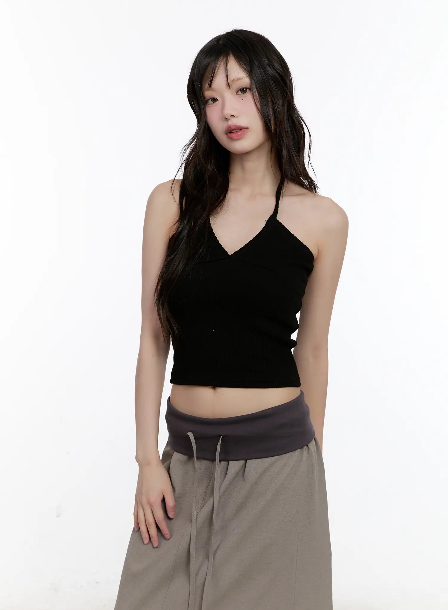 basic-v-neck-halter-tank-cl507 / Black
