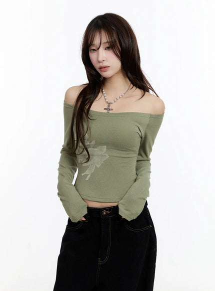 off-shoulder-printed-long-sleeve-top-cn524 / Green