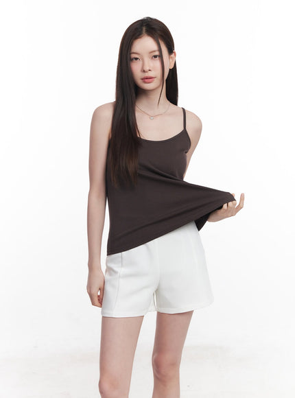 essential-cami-top-cy515 / dark brown