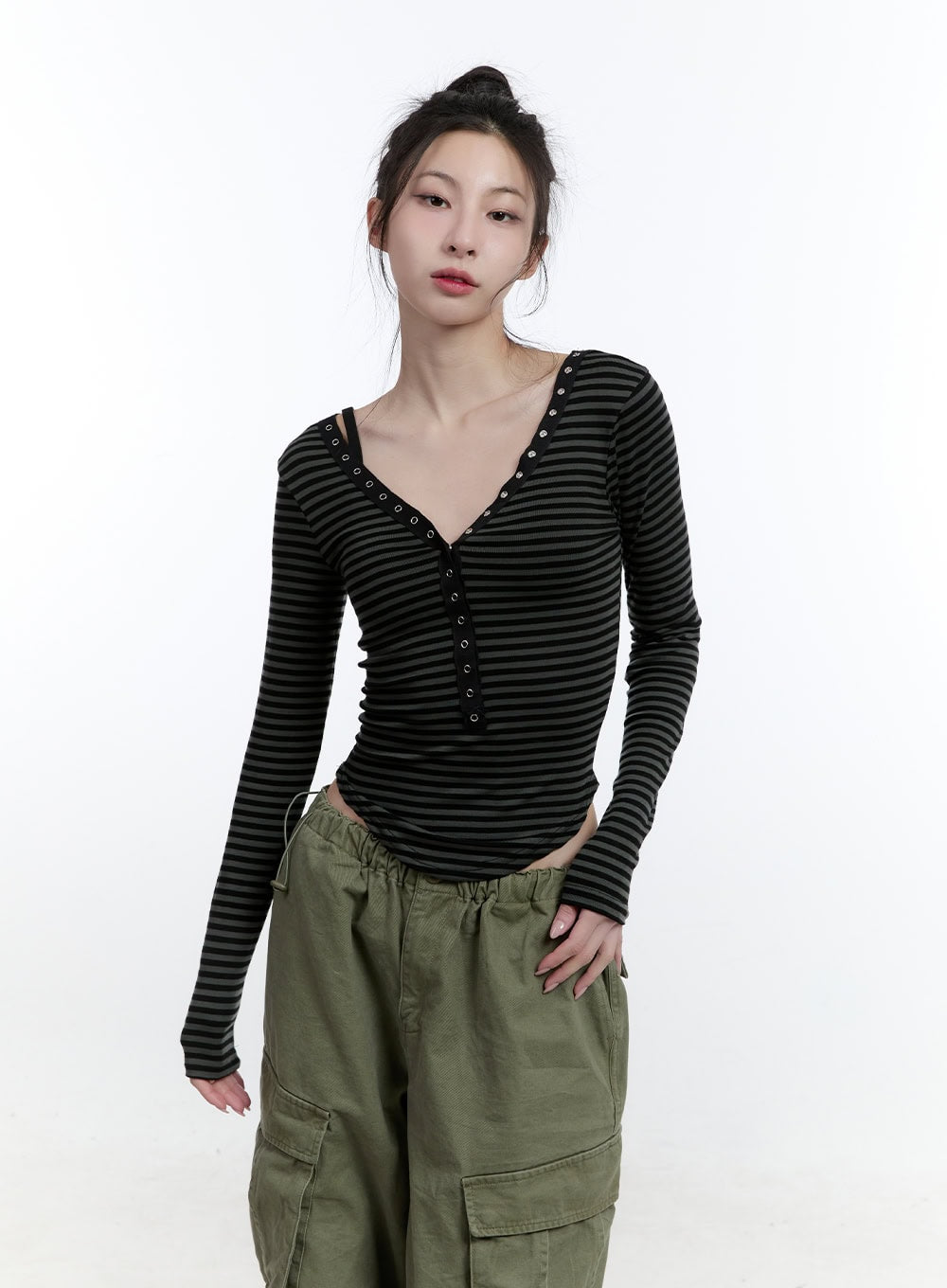 striped-slim-fit-buttoned-top-cj522 / Gray