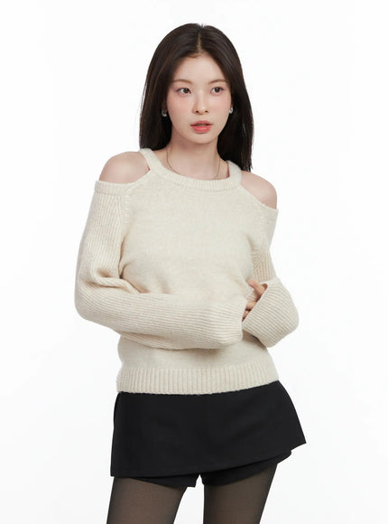 cutout-knit-sweater-cn519 / Light beige