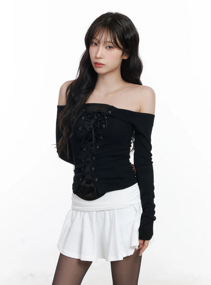 off-shoulder-eyelet-lace-up-top-cj527 / Black