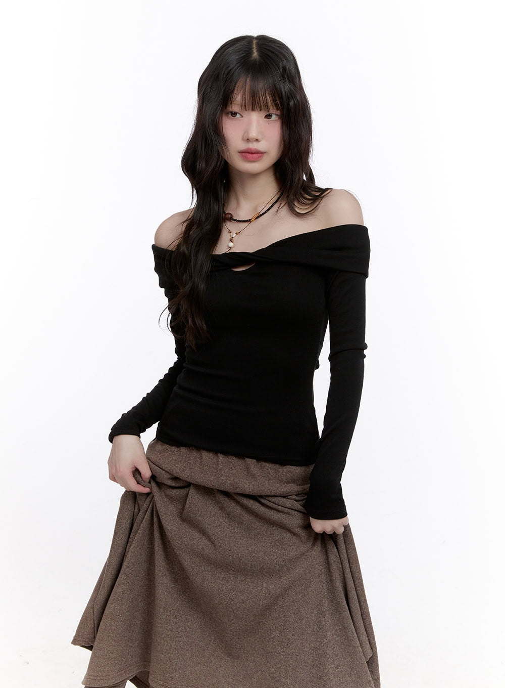 off-shoulder-twist-long-sleeve-top-cf511 / Black