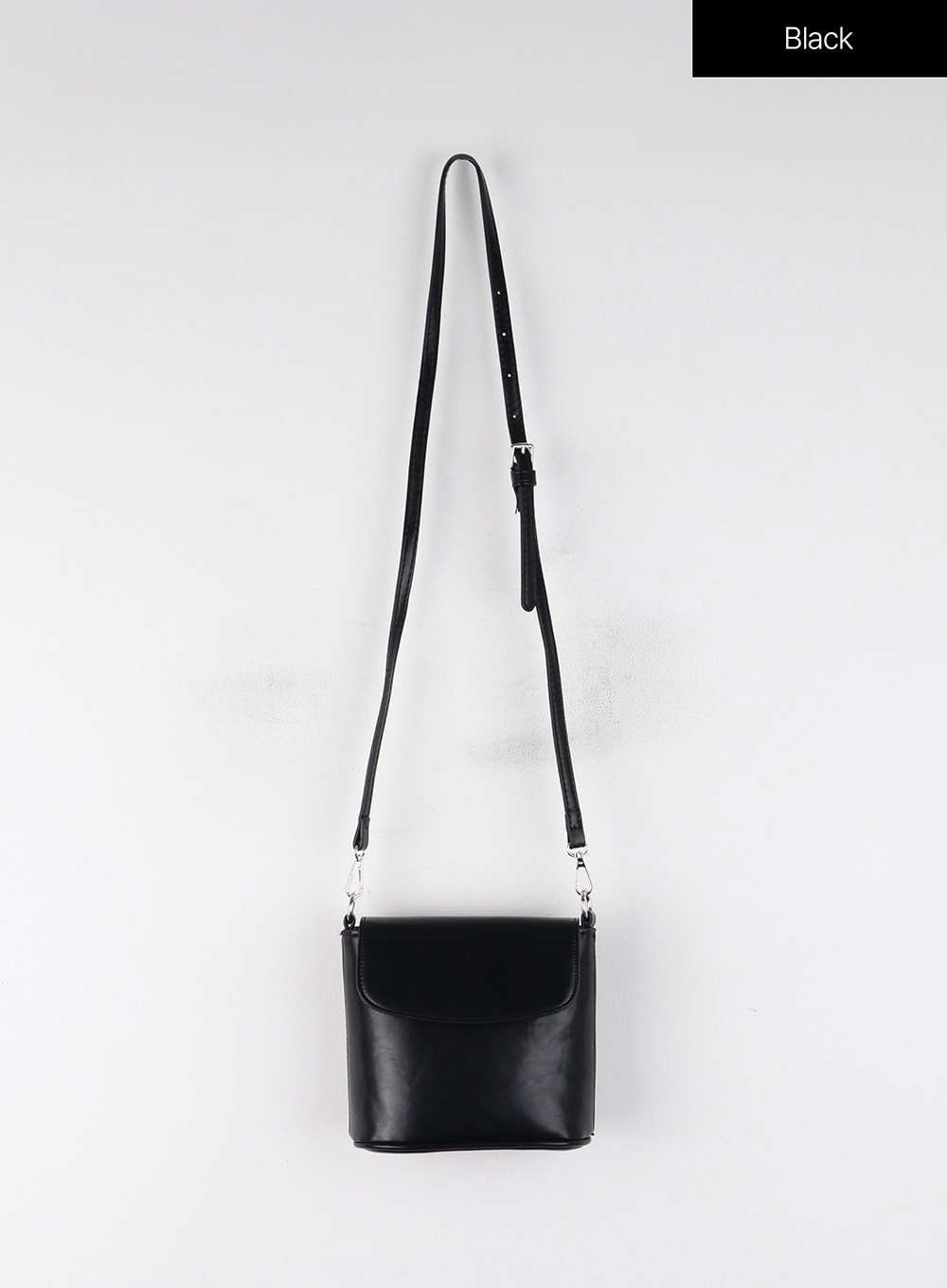 faux-leather-crossbody-bag-oj405 / Black