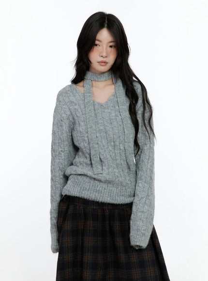 v-neck-knit-sweater-and-tie-set-cn517 / Gray