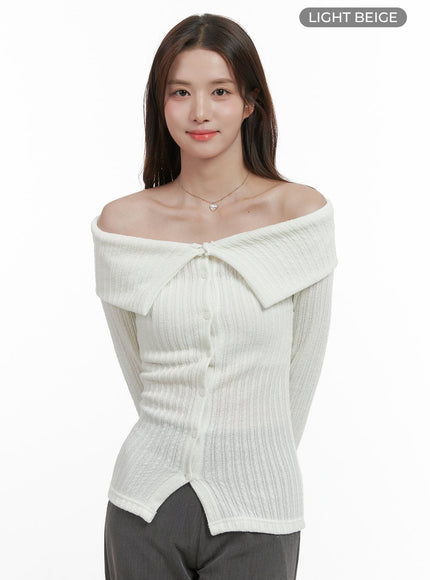 sleek-off-shoulder-button-cardigan-os416 / Light beige