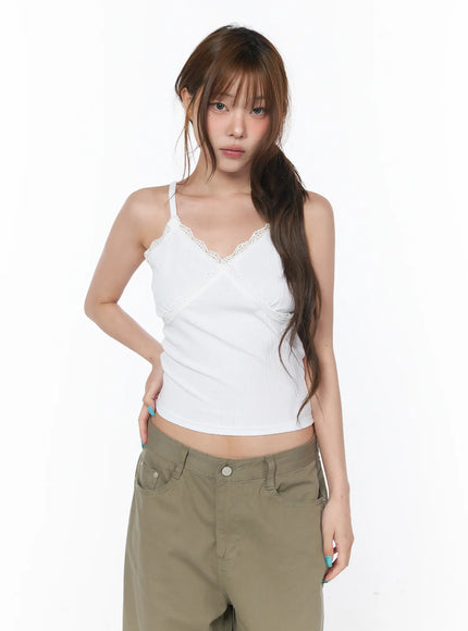 lace-trim-v-neck-camisole-cy529 / White