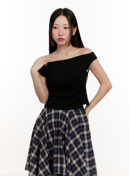 Elegant Off-Shoulder Crop Top CM510