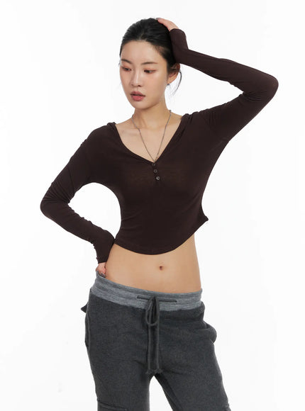buttoned-hooded-long-sleeve-crop-top-cd509 / Dark brown