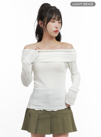 off-shoulder-shirred-long-sleeve-top-cg421 / Light beige
