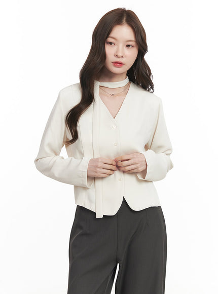 elegant-buttoned-v-neck-blouse-top-cm511 / Light beige