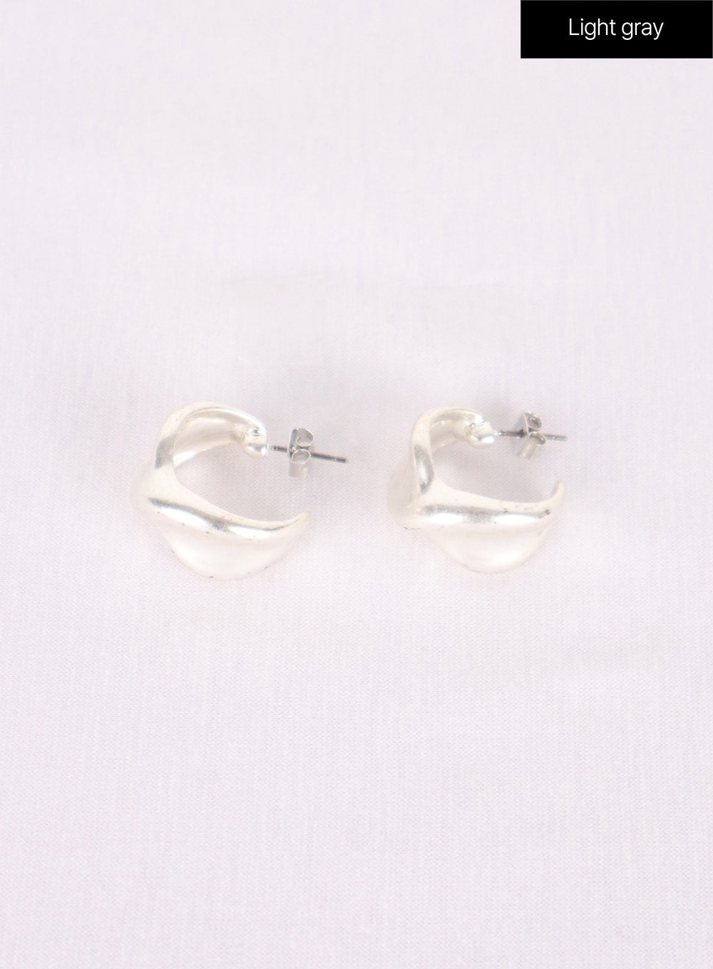 bold-hoop-earrings-in302 / Light gray