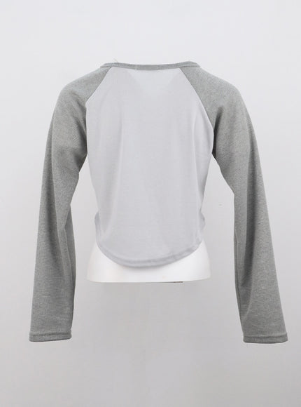 graphic-round-neck-long-sleeve-tee-cg315