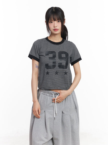 dual-tone-graphic-top-cy512 / Black