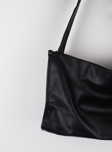 square-faux-leather-shoulder-bag-cd318