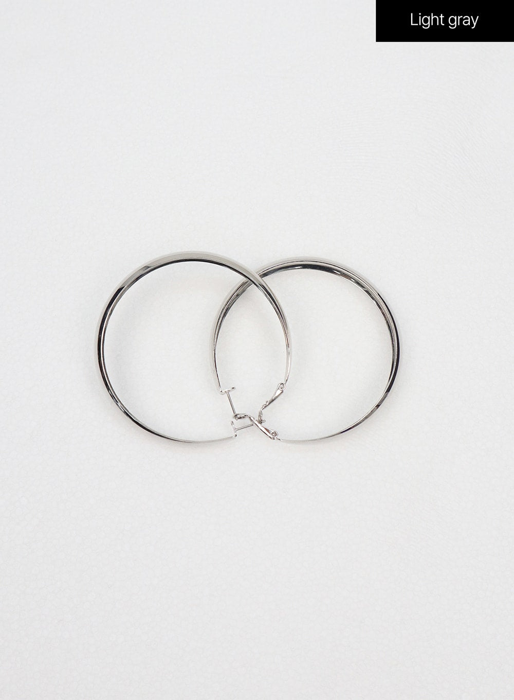 large-hoop-earrings-bu308