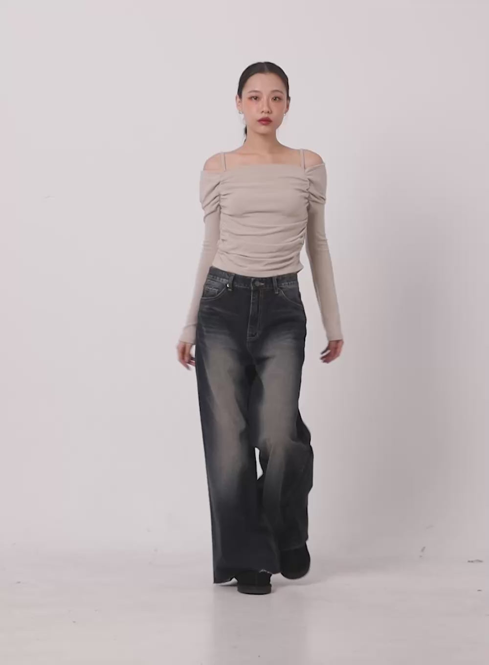Tasha Low Waist Washed Wide Leg Jeans CD410