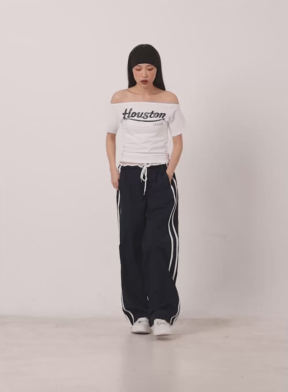 Cotton Graphic Off-Shoulder T-Shirt IA507
