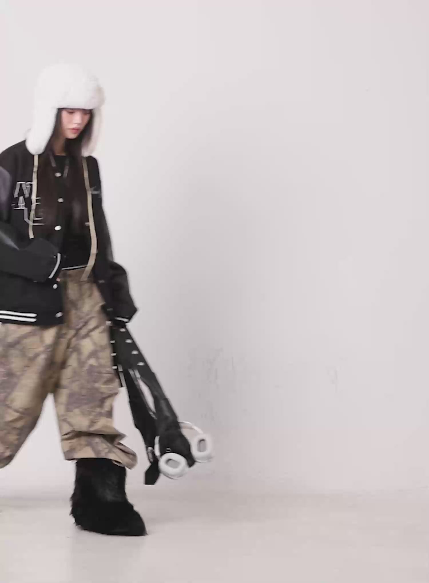 Forest Patterned Wide-Leg Pants CN510