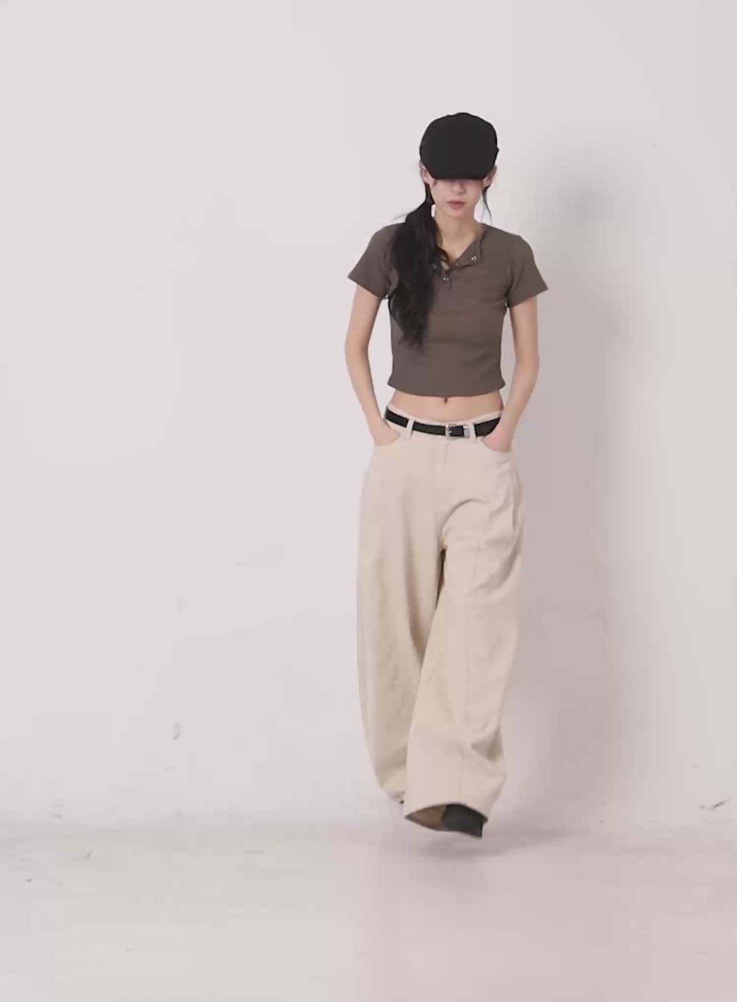 Graphic Snap Collar Crop Tee IG508