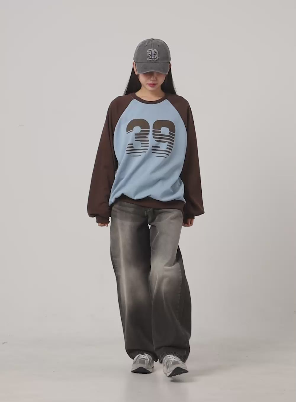 Graphic Raglan Cotton Sweatshirt CS404