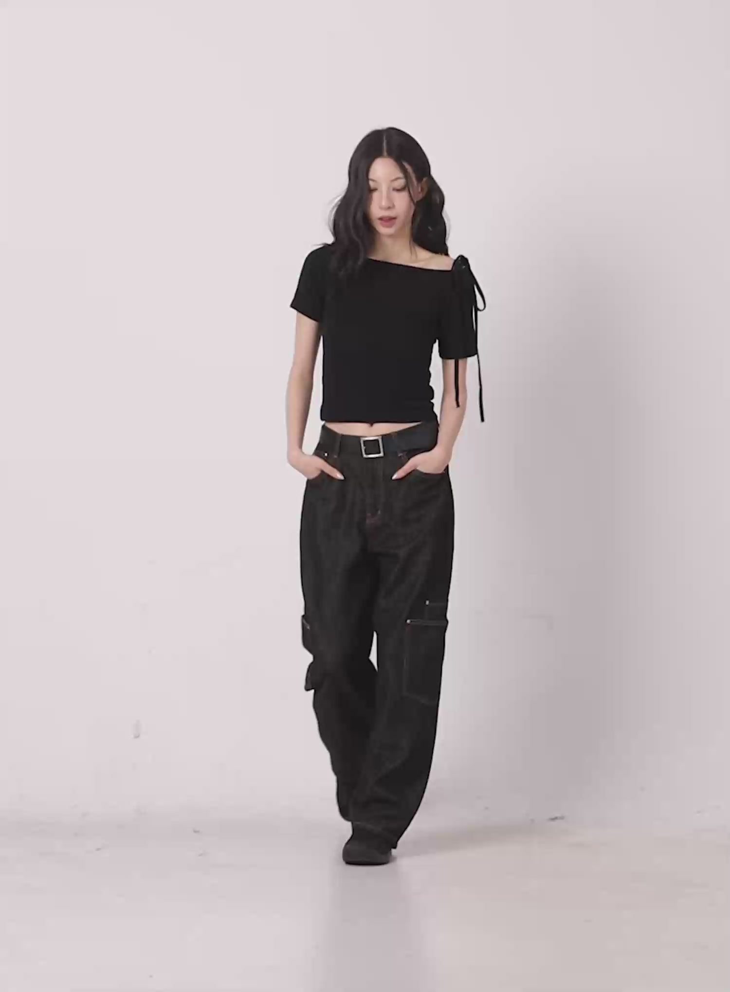 Dahee Wide-Leg Cargo Jeans IG508