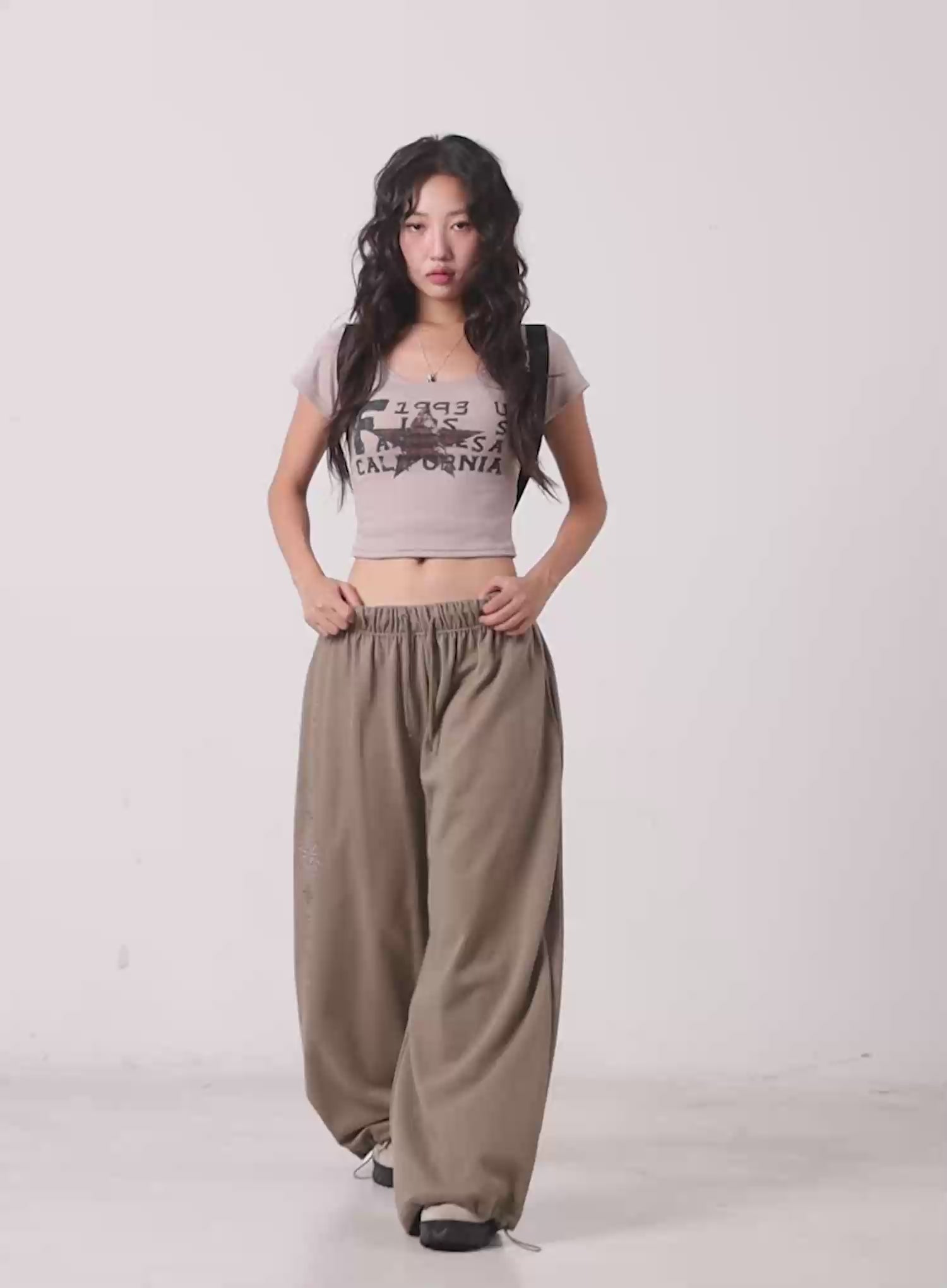 Graphic U-Neck Cropped Tee CL518