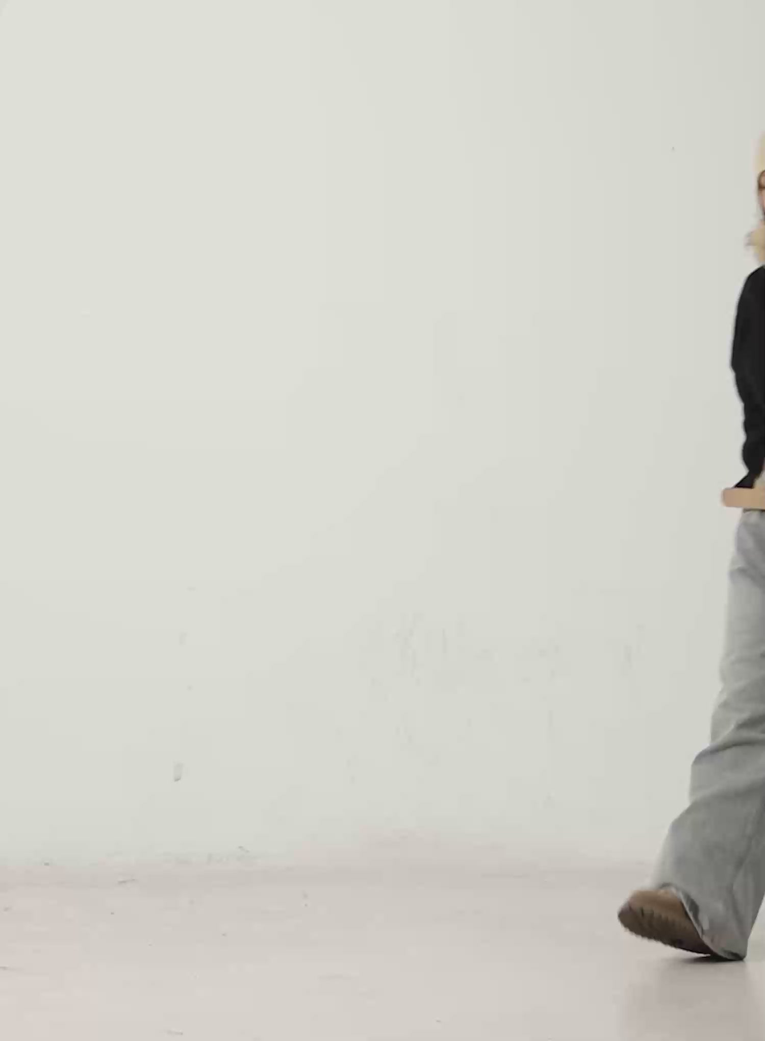 Faux Fur Cropped Zip-Up Hoodie IN528