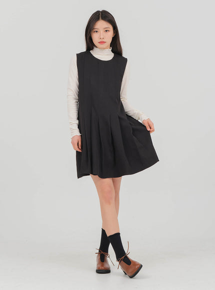 Pleated Sleeveless Dress M5