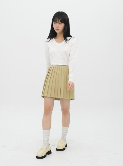 Cropped V Neck Knit C1901