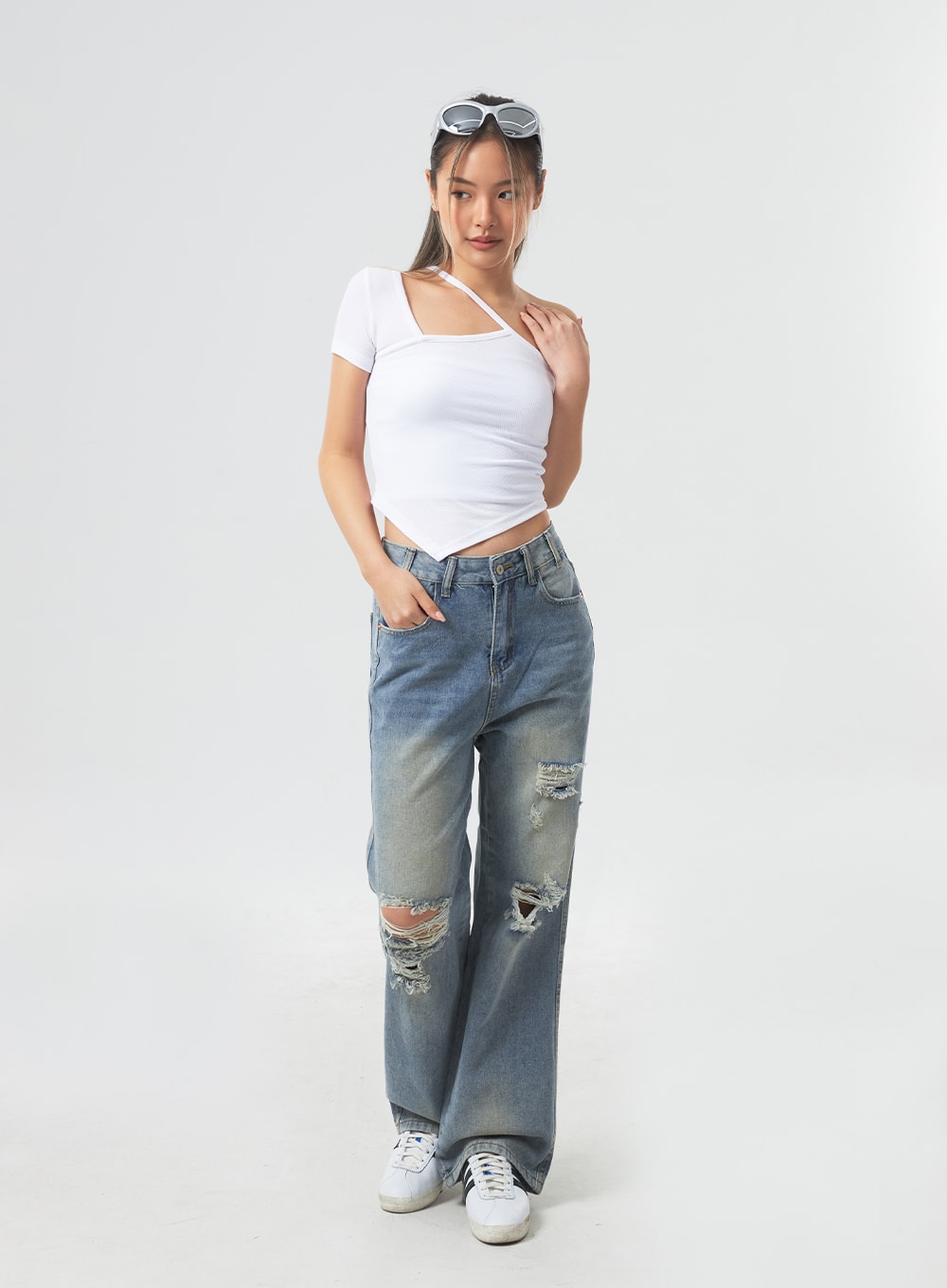 Low Rise Ripped Wide Jeans CA303