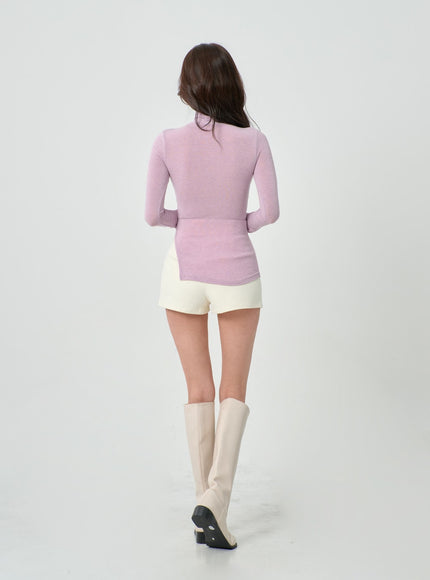 Side Cut Turtleneck Long Sleeve T-Shirt IO31