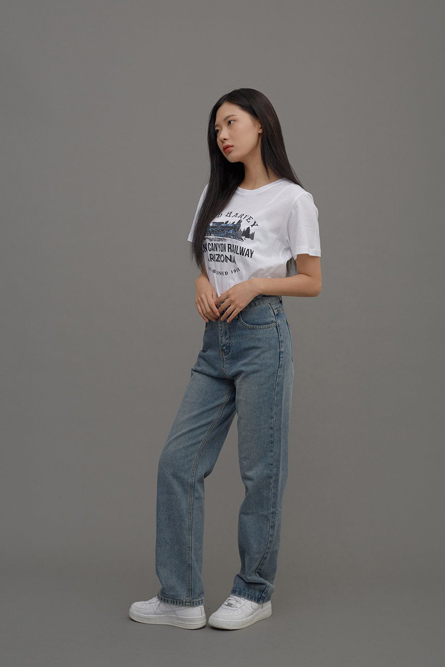 Straight Leg Jeans CM6