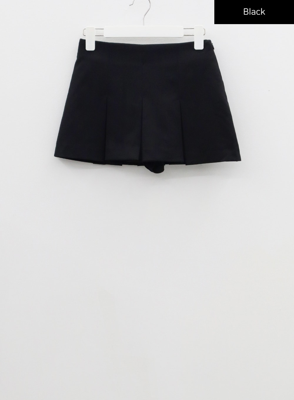 Black Mid Rise Pleated Mini Skirt